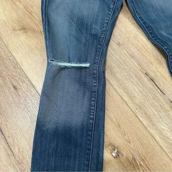 Seven7 Women's Dark Wash Mid-Rise Distressed Denim Jeans Size 8 GUC - Picture 4 of 12